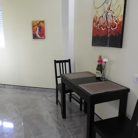 Flores 5 * פלאייה דה לאס אמריקס